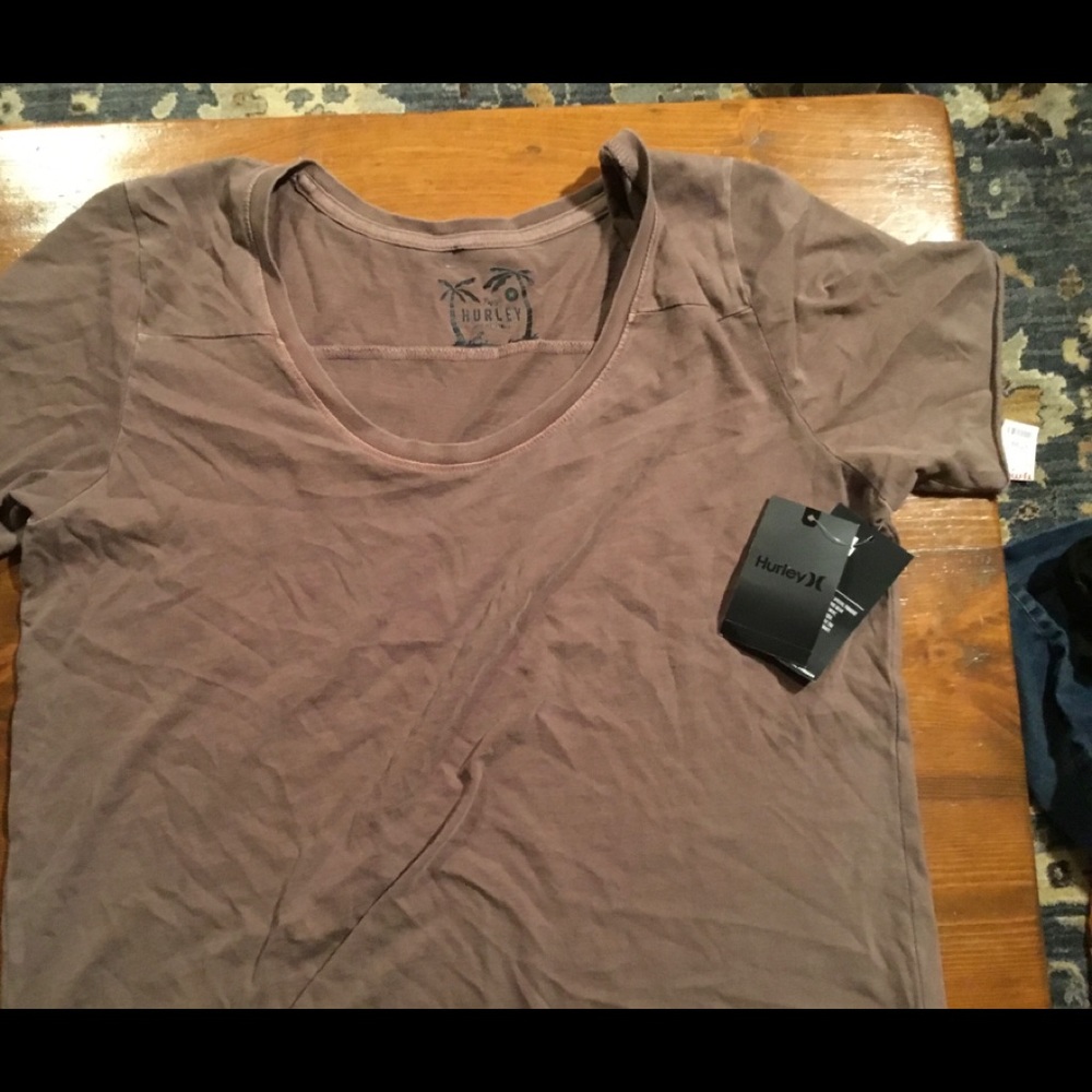 Brand new Hurley brown shirt size M.